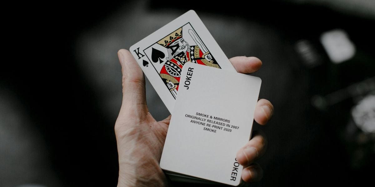 How Visual Scores Bias Interpretation