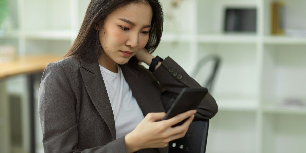 Social Media and the Mental Toll of Constant Notifications