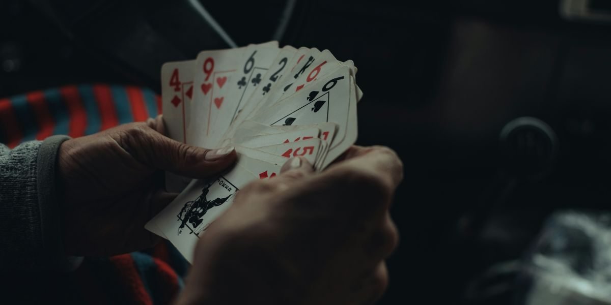 Why Explanations Feel Clear After Outcomes